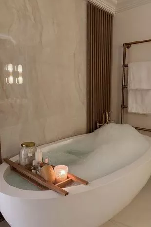 莫莉·梅·黑格的粉丝看到汤米在她把他赶出